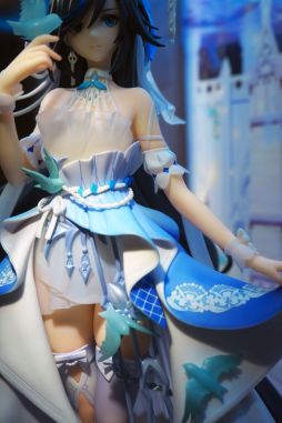 画像ギャラリー No.019のサムネイル画像 / 初めてのスケールフィギュアは「崩壊3rd」の「フカ・雲墨丹心 蒼い鳥の庭Ver.」にした話（「買い物Surfer」第21回）