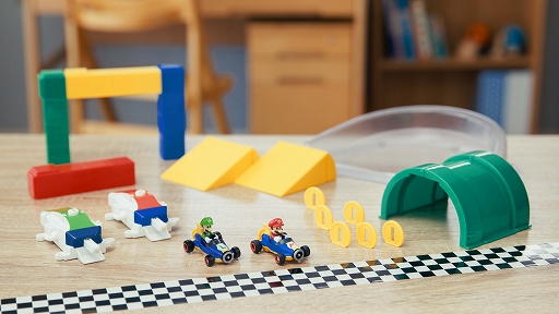 画像ギャラリー No.004のサムネイル画像 / ドリフト走行する「マリオカート」のトミカが3月中旬に発売決定。「マリオカート8デラックス」からマリオ，ルイージ，ヨッシーをラインナップ