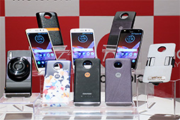 画像ギャラリー No.014のサムネイル画像 / Motorola，新型SIMロックフリースマホ「Moto Z2 Play」を6月29日に国内発売。背面装着型オプション「Moto Mods」にも対応