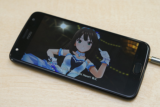 画像ギャラリー No.026のサムネイル画像 / Motorolaの新スマホ「Moto X4」＆合体ゲームパッド「Moto Gamepad」テストレポート。Moto X4は使い勝手良好なミドルクラス市場端末だ