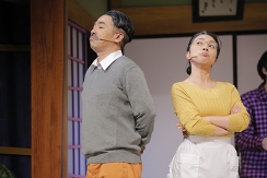 画像ギャラリー No.004のサムネイル画像 / 松野家，崩壊の危機――？　6つ子たちが本領発揮した喜劇「おそ松さん」ゲネプロ公演をレポート