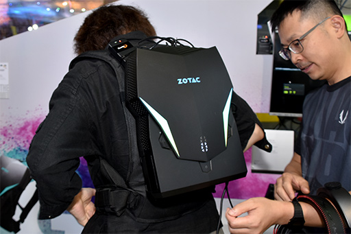画像ギャラリー No.003のサムネイル画像 / これが最後のバックパック型PCになるか？ ZOTACの新製品「VR GO 2.0」をCOMPUTEXで体験してみた