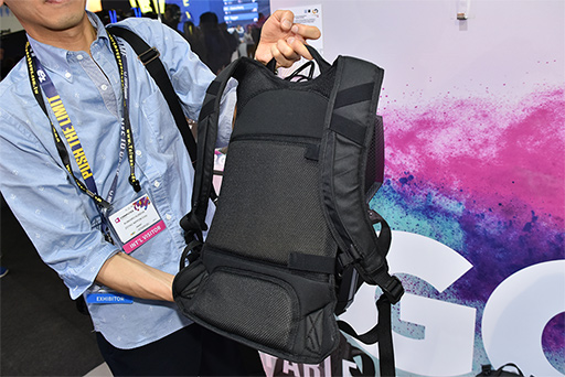 画像ギャラリー No.005のサムネイル画像 / これが最後のバックパック型PCになるか？ ZOTACの新製品「VR GO 2.0」をCOMPUTEXで体験してみた