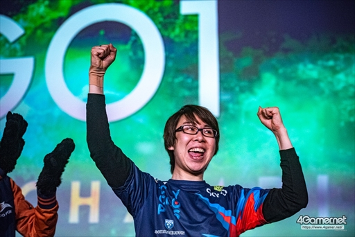 画像ギャラリー No.005のサムネイル画像 / 【速報】［EVO2019］「ドラゴンボール ファイターズ」部門の優勝は日本のGO1選手。SonicFox選手との死闘を制し，EVO覇者の栄冠を手にした