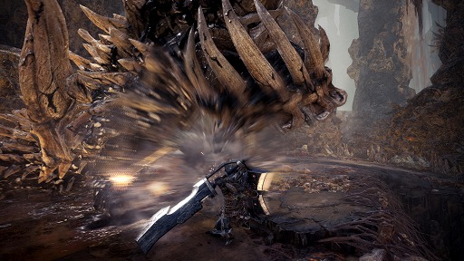 画像ギャラリー No.018のサムネイル画像 / 「MONSTER HUNTER WORLD: ICEBORNE」，新アクションの紹介動画が公開。今回はスラッシュアックスや弓など6つの武器種を一挙に