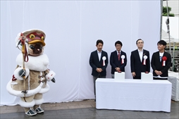 画像ギャラリー No.009のサムネイル画像 / 「MONSTER HUNTER WORLD: ICEBORNE」×鳥取市コラボ，巨大砂像完成お披露目式の模様をお届け。開催中のスタンプラリーも体験してきた