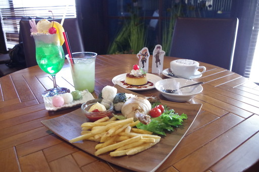 画像ギャラリー No.001のサムネイル画像 / 「プリンセスコネクト！Re:Dive」×ハニトーカフェ秋葉原店コラボが5月30日にスタート。コラボメニューが披露された試食会の模様をお届け