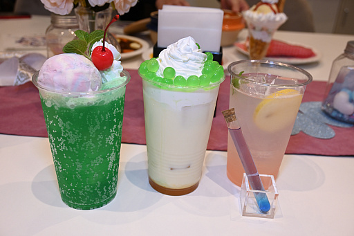 画像ギャラリー No.012のサムネイル画像 / 「プリンセスコネクト！Re:Dive」×“峠の釜めし”荻野屋コラボ試食会レポ。店内には，コラボグッズである等身大パネルの展示も