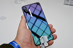 画像ギャラリー No.005のサムネイル画像 / カメラにこだわるHuaweiの新スマートフォン「P20」「P20 Pro」と，20万円超えのラグジュアリーモデル「Mate RS」を実機でチェック