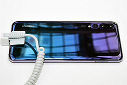画像ギャラリー No.006のサムネイル画像 / カメラにこだわるHuaweiの新スマートフォン「P20」「P20 Pro」と，20万円超えのラグジュアリーモデル「Mate RS」を実機でチェック