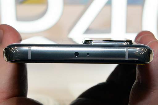 画像ギャラリー No.007のサムネイル画像 / Huawei渾身の新スマホ「P40 Pro 5G」をチェック。4眼式カメラとAI撮影機能は魅力だが，アプリストアには問題が