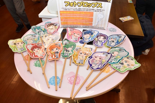 画像ギャラリー No.012のサムネイル画像 / キュートで美しい描き下ろしイラストがたまらない！　アニメイトカフェショップ×「DREAM!ing」によるコラボカフェをレポート