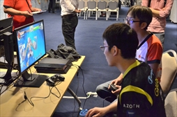 画像ギャラリー No.020のサムネイル画像 / 「BBTAG 第2回公式大会」イベントレポート。プロゲーマー・小路KOG選手が優勝を飾り，直近の出場大会において5連覇を達成