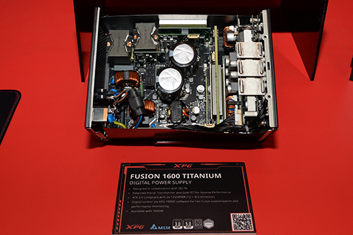 画像ギャラリー No.003のサムネイル画像 / PC用電源ユニットはついに出力1600Wに突入。12VHPWR＆ATX 3.0対応電源をXPGが披露。小型ファン付きのPCIe 5.0対応SSDにも注目だ