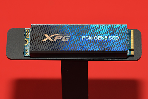 画像ギャラリー No.006のサムネイル画像 / PC用電源ユニットはついに出力1600Wに突入。12VHPWR＆ATX 3.0対応電源をXPGが披露。小型ファン付きのPCIe 5.0対応SSDにも注目だ
