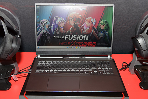画像ギャラリー No.015のサムネイル画像 / PC用電源ユニットはついに出力1600Wに突入。12VHPWR＆ATX 3.0対応電源をXPGが披露。小型ファン付きのPCIe 5.0対応SSDにも注目だ