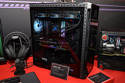 画像ギャラリー No.017のサムネイル画像 / PC用電源ユニットはついに出力1600Wに突入。12VHPWR＆ATX 3.0対応電源をXPGが披露。小型ファン付きのPCIe 5.0対応SSDにも注目だ