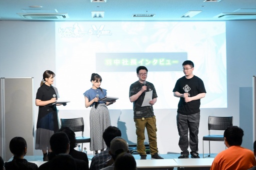 画像ギャラリー No.010のサムネイル画像 / 「ドールズフロントライン」5周年感謝祭を秋葉原ラジオ会館で開催。まさかのサプライズ，サンボーン代表の羽中氏の登場に会場騒然