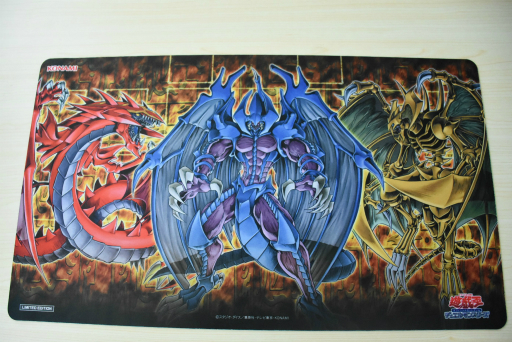 画像ギャラリー No.008のサムネイル画像 / 「遊戯王」の海外公式プレイマットを買ったので，お気に入りポイントや中古品を購入する際の注意点を紹介したい（「買い物Surfer」第17回）