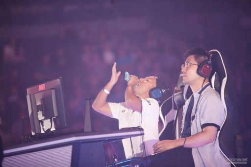 画像ギャラリー No.032のサムネイル画像 / ［EVO2019］Day3，最後の戦いがいよいよスタート。「BBTAG」「SFV AE」「鉄拳7」「スマブラSP」の決勝が行われる最終日Twitterまとめ