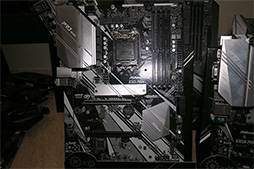 画像ギャラリー No.006のサムネイル画像 / ASRock，エントリー市場向けチップセット「Intel B365」搭載のゲーマー向けマザーボードを初公開