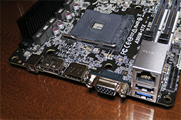 画像ギャラリー No.015のサムネイル画像 / ASRock，エントリー市場向けチップセット「Intel B365」搭載のゲーマー向けマザーボードを初公開