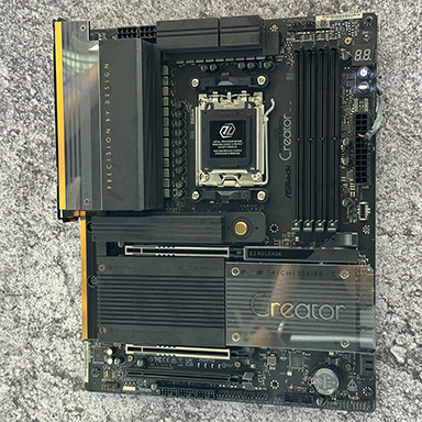 画像ギャラリー No.004のサムネイル画像 / Radeon RX 9060 XT搭載カードや光らないマザーボードなど，ASRockブースの注目製品をチェック