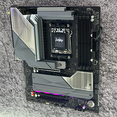 画像ギャラリー No.006のサムネイル画像 / Radeon RX 9060 XT搭載カードや光らないマザーボードなど，ASRockブースの注目製品をチェック