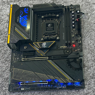 画像ギャラリー No.007のサムネイル画像 / Radeon RX 9060 XT搭載カードや光らないマザーボードなど，ASRockブースの注目製品をチェック