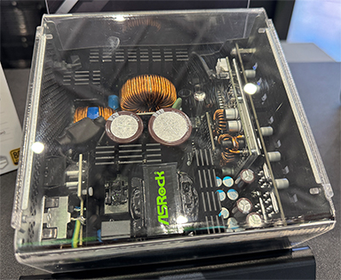 画像ギャラリー No.010のサムネイル画像 / Radeon RX 9060 XT搭載カードや光らないマザーボードなど，ASRockブースの注目製品をチェック
