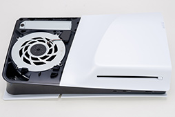 画像ギャラリー No.010のサムネイル画像 / PS5のストレージを12TBも増量！ ゲームをたっぷりインストールできるSamsungのSSD「990 PROヒートシンク」と「T5 EVO」【PR】