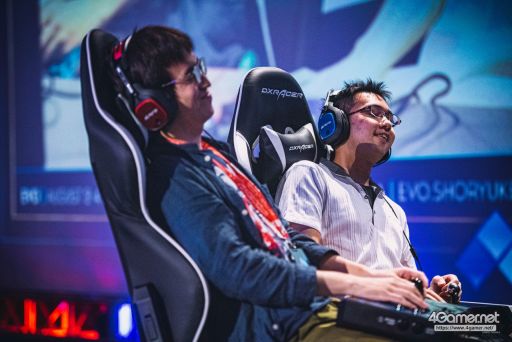 画像ギャラリー No.014のサムネイル画像 / ［EVO2019］「サムスピ」など4部門で優勝者が決定する「EVO2019」Day2，Twitterまとめ。Day3に進むTOP8も漏れなく決定