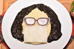 画像ギャラリー No.009のサムネイル画像 / コラボ限定イラストが可愛すぎた“カプコンカフェ×『囚われのパルマ Refrain』”をレポート。チアキをはじめ，看守や門司のコラボメニューにも注目