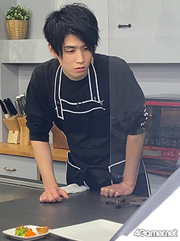 画像ギャラリー No.008のサムネイル画像 / 「あんスタ！！」CAFE CINNAMON ニキズキッチン第2回収録現場に潜入レポート。山口智広さん＆阿座上洋平さんがハンバーグ作りに挑戦！