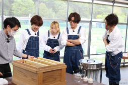 画像ギャラリー No.017のサムネイル画像 / 「あんスタ！！」配信番組「CAFE CINNAMON ニキズキッチン」第16回は，「Crazy:B」が“はちみつ工房”へ行く。フォトレポート＆インタビュー