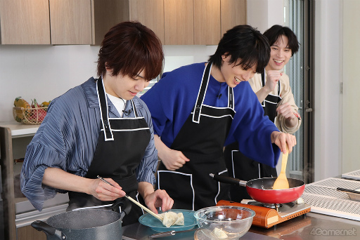 画像ギャラリー No.012のサムネイル画像 / 「あんスタ！！」配信番組「CAFE CINNAMON ニキズキッチン」×「Sweets Room+5」コラボ収録レポート。今回は夏メニューに挑戦！