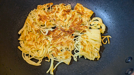 画像ギャラリー No.004のサムネイル画像 / 「十三騎兵防衛圏」の名脇役ともいえる「焼きそばパン」の魅力に迫る。俺のコラボカフェ：Menu 066