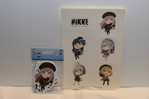 画像ギャラリー No.012のサムネイル画像 / 「勝利の女神：NIKKE」ブースはリアル10連ガチャが熱かった！ コミックマーケット102会場を彩った広告も一挙紹介