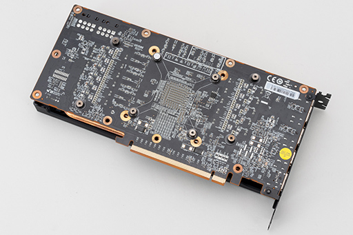 画像ギャラリー No.008のサムネイル画像 / 玄人志向のRX 6700搭載カード「RD-RX6700-E10GB/DF」レビュー。遅れてきたRX 6700“無印”のミドルクラス市場における立ち位置は？