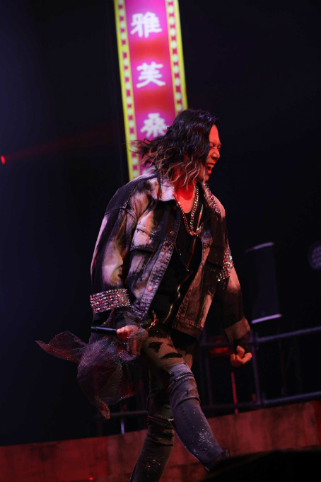 画像ギャラリー No.008のサムネイル画像 / 「ブラックスター」，ライブツアー“BLACK TOUR 2022”横浜公演の公式レポートを公開