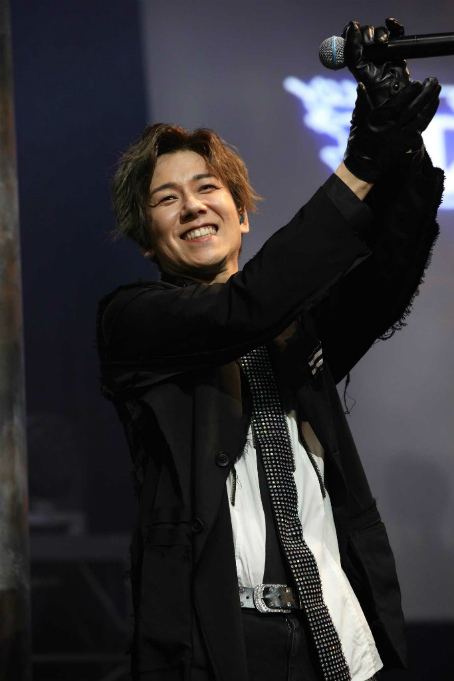 画像ギャラリー No.010のサムネイル画像 / 「ブラックスター」，ライブツアー“BLACK TOUR 2022”横浜公演の公式レポートを公開