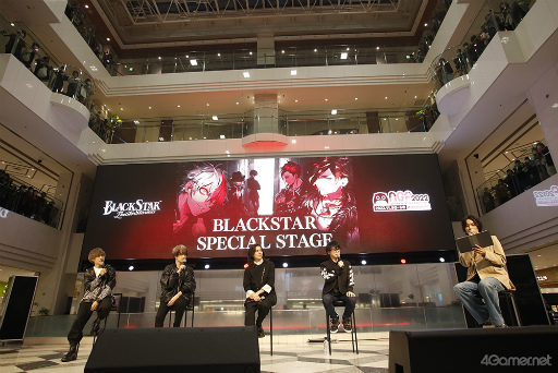 画像ギャラリー No.001のサムネイル画像 / アブナイ男たちがステージに集結！　AGF2022イベント「マガツノート STAGE #4 feat.蛇-ウロボロス-」＆「BLACKSTAR TALK STAGE #04」をレポート