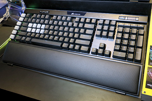 画像ギャラリー No.009のサムネイル画像 / Corsair，4K60pのHDR映像を単体録画できるキャプチャデバイス「4K60 S＋」や液冷化したPS4 Pro/Xbox One Sを内蔵するゲームPCを発表