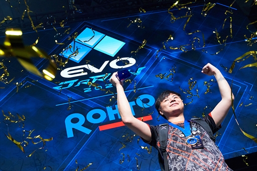 画像ギャラリー No.099のサムネイル画像 / 「THE KING OF FIGHTERS XV」部門フォトレポート。Xiaohai選手が圧倒的実力で完全勝利を成し遂げる［EVO Japan 2023］