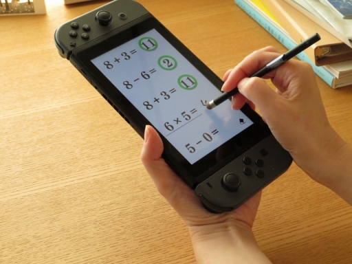 画像ギャラリー No.004のサムネイル画像 / 「脳を鍛える大人のNintendo Switchトレーニング」を紹介。頭と手を同時に使う楽しさや，継続が力に変わる感覚が得られる「脳トレ」最新作