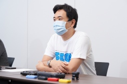 画像ギャラリー No.003のサムネイル画像 / 30年を経て，あの携帯ゲーム機が蘇る。「ゲームギアミクロ」発売記念，セガ＆エムツーのキーマン3名にインタビュー