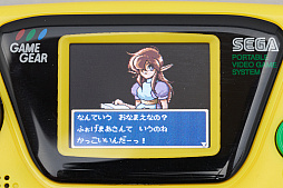 画像ギャラリー No.033のサムネイル画像 / 「ゲームギアミクロ」実機レポート。これはただのファンアイテムではなく，普通にガシガシ遊べるモバイルゲーム機だ