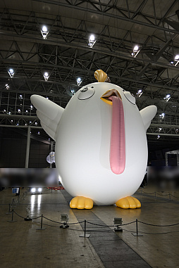 画像ギャラリー No.041のサムネイル画像 / 「ブルーアーカイブ」3周年記念イベント開催，幕張メッセに先生たちが集結！ 会場には巨大なペロロの姿も