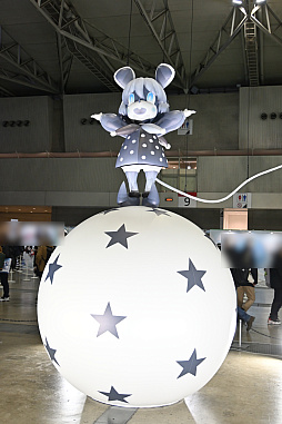 画像ギャラリー No.048のサムネイル画像 / 「ブルーアーカイブ」3周年記念イベント開催，幕張メッセに先生たちが集結！ 会場には巨大なペロロの姿も