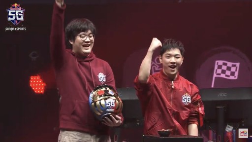 画像ギャラリー No.002のサムネイル画像 / Red Bull 5G 2021 FINALS「ぷよぷよテトリス2」部門で，あめみやたいよう選手となしー選手が優勝
